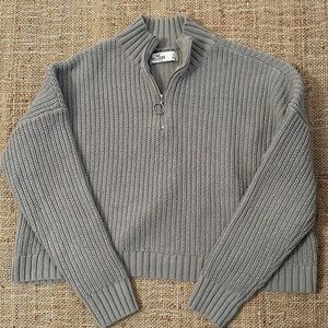 Hollister Gray Cropped Zip Up Sweater Size Small